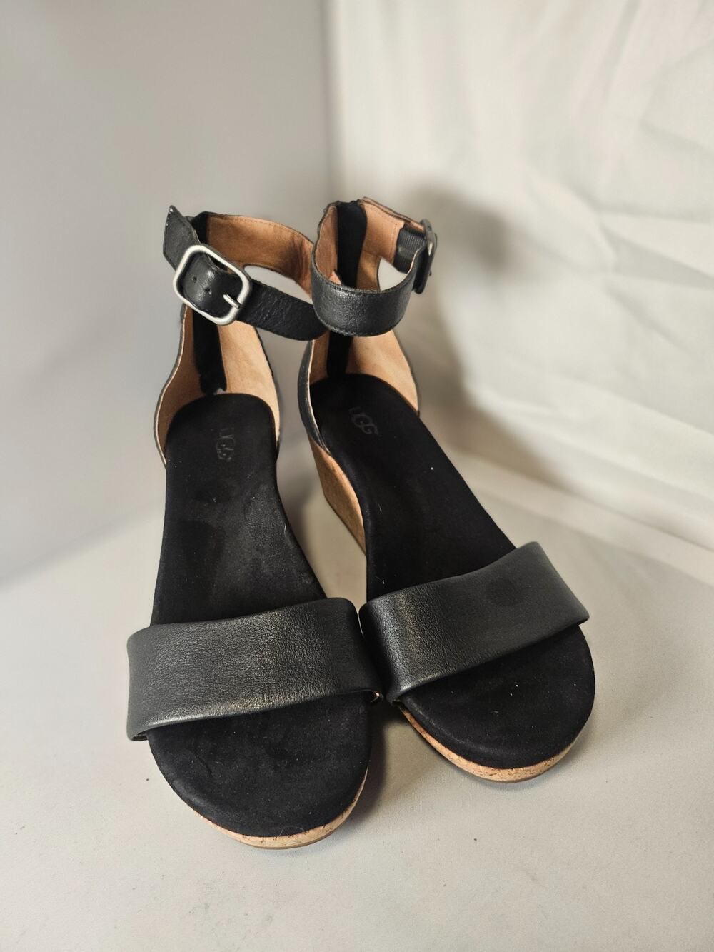 UGG ZOE II BLACK LEATHER WEDGE ANKLE STRAP CORK WOMEN'S SANDALS US9